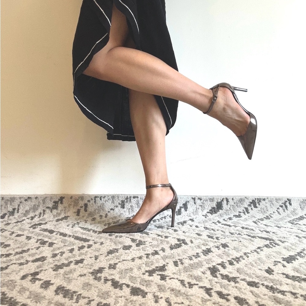 Barely Worn - Stuart Weitzman Edgy Gunmetal Heels
